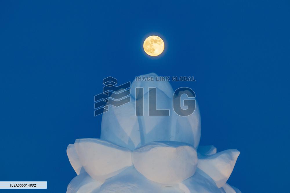 Wolf Moon Supermoon - China