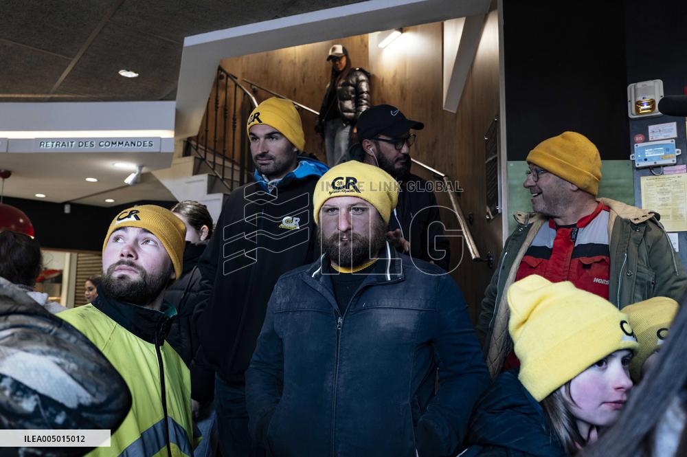 Farmers' Union Protest Against the Government's management of the DNC - Toulouse
