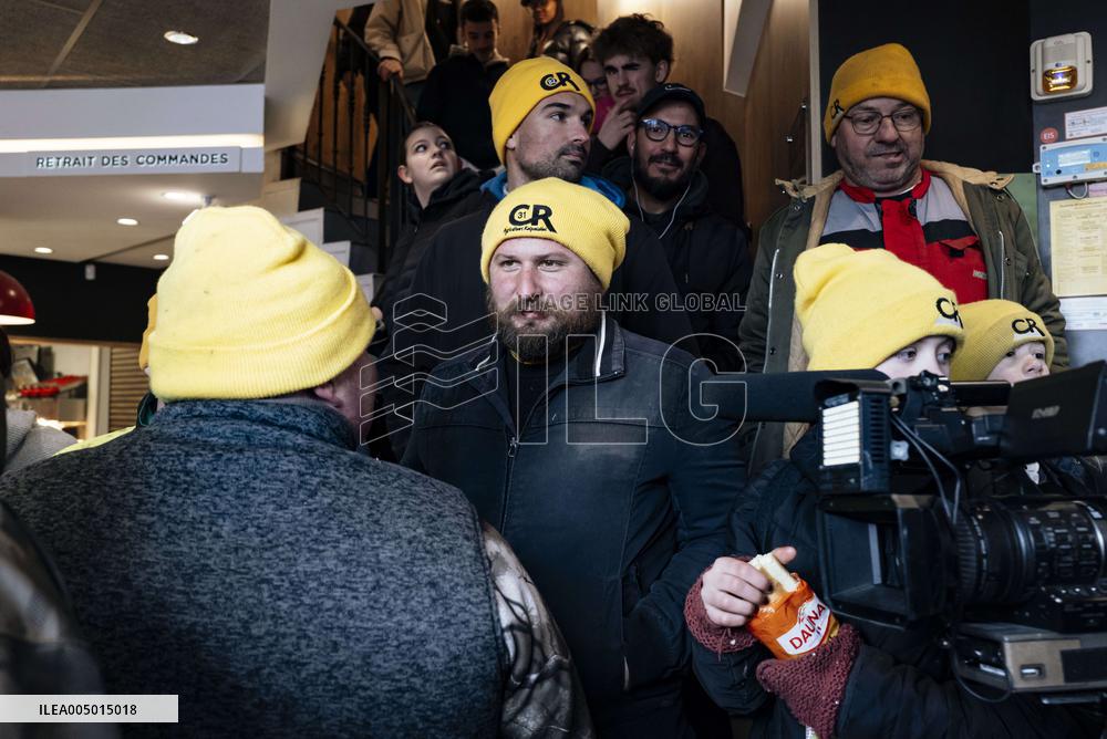 Farmers' Union Protest Against the Government's management of the DNC - Toulouse