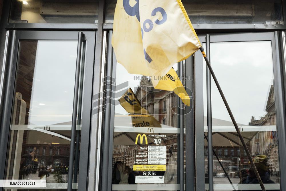 Farmers' Union Protest Against the Government's management of the DNC - Toulouse