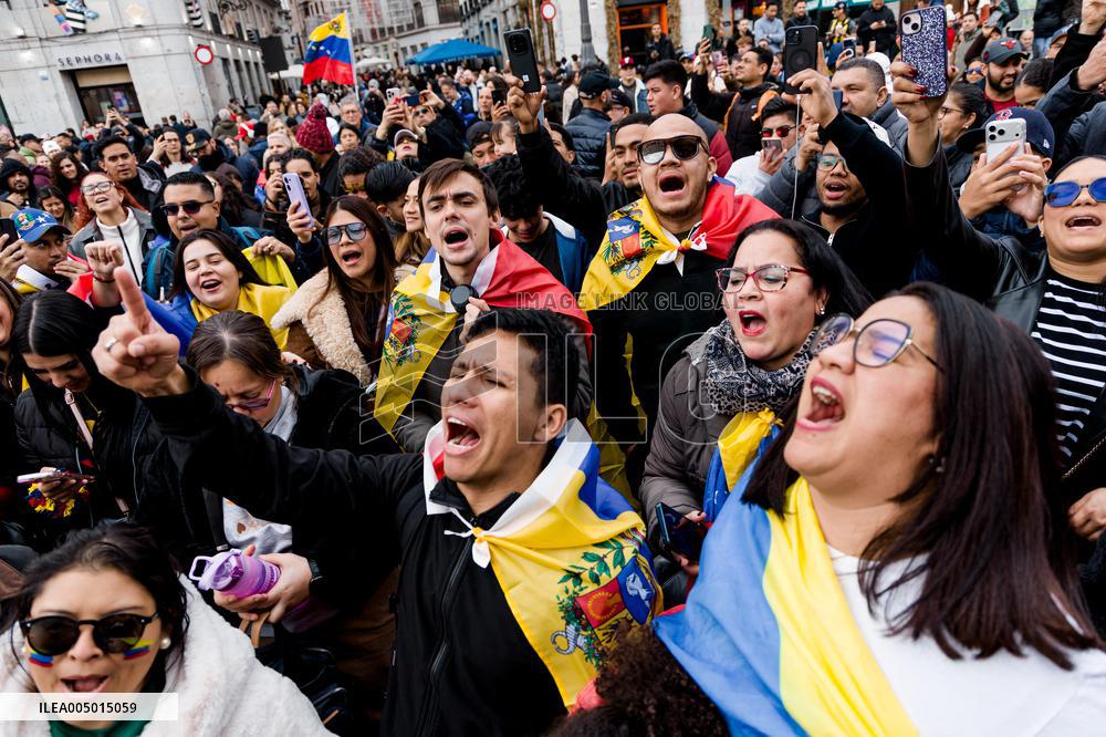 Venezuelans Abroad Celebrate US Capture Of Maduro - Madrid