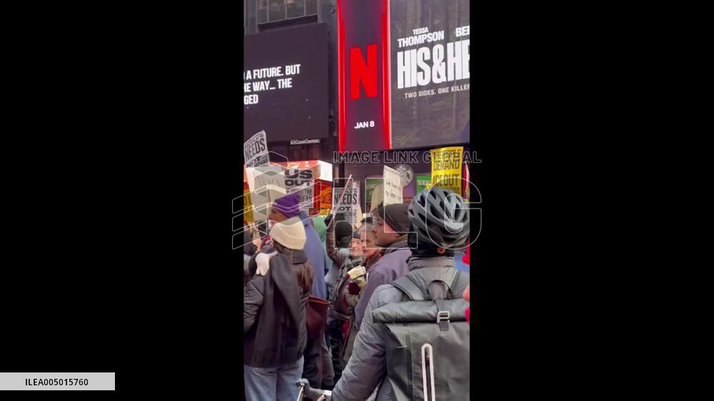 US: Anti-War Protest Held in New York City After Maduro Capture