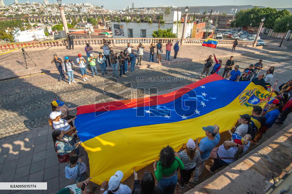 Venezuelans Celebrate the Detention of the President Nicolas Maduro - Mexico