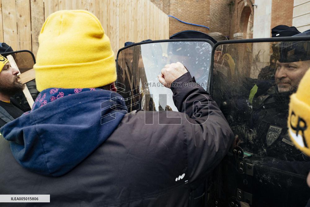 Action By The Inter-Union Group Of Farmers In Toulouse