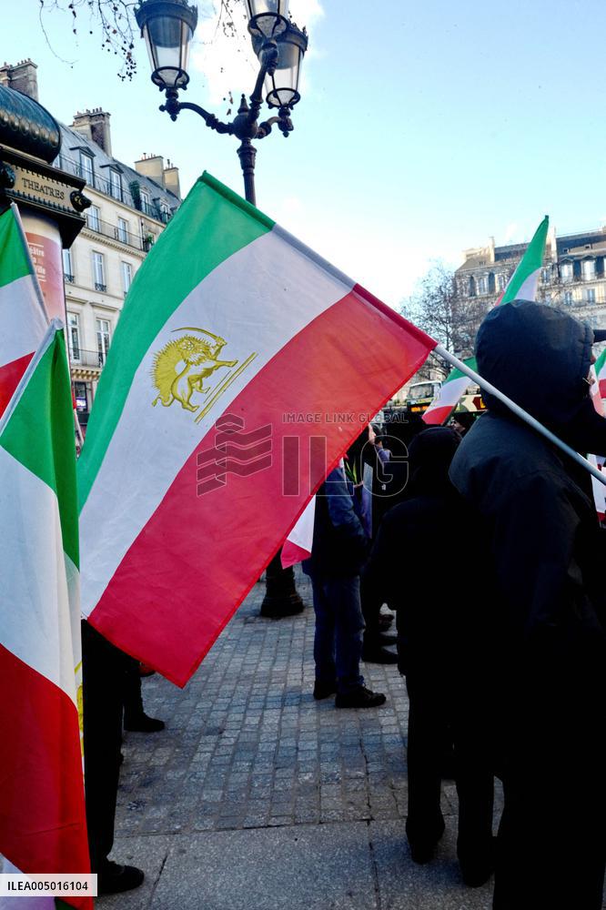 Demo to support Resistance Fighters of Iran in Paris