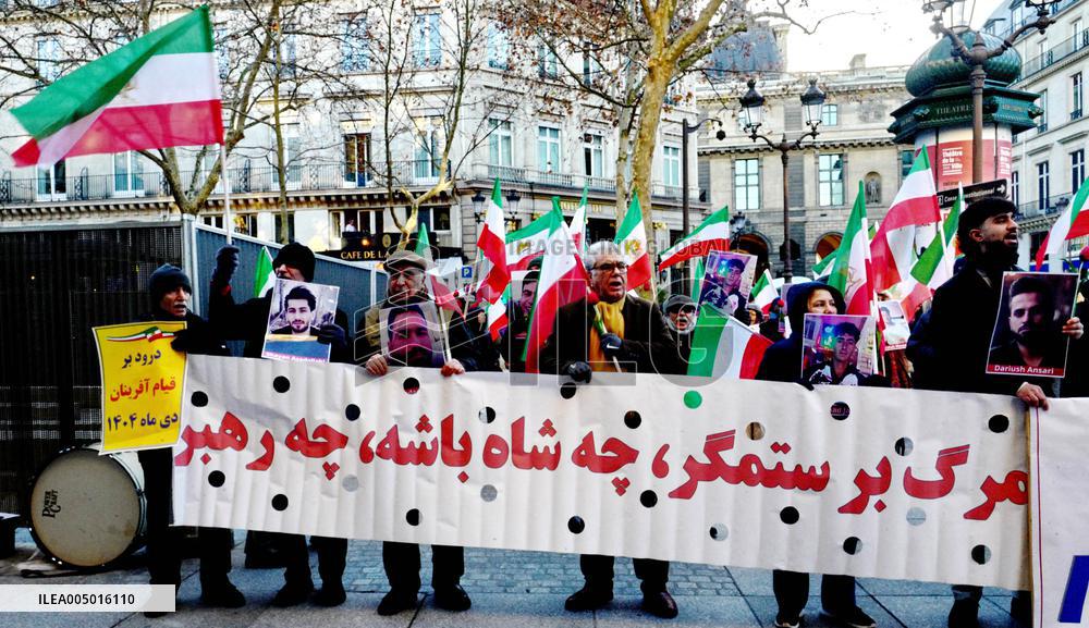 Demo to support Resistance Fighters of Iran in Paris
