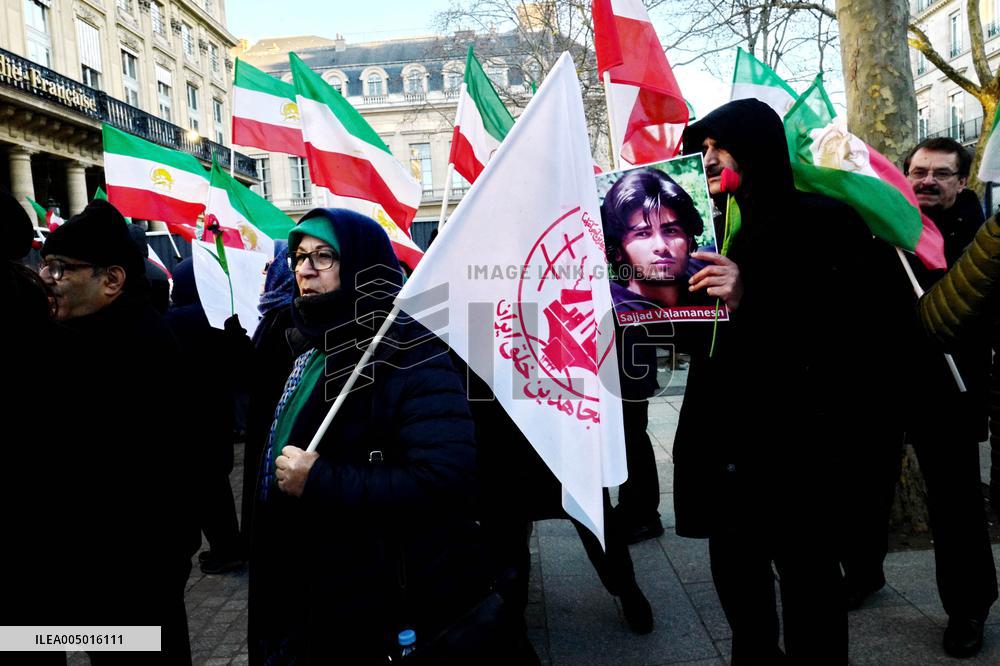 Demo to support Resistance Fighters of Iran in Paris