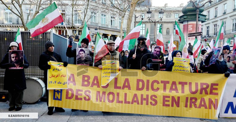 Demo to support Resistance Fighters of Iran in Paris