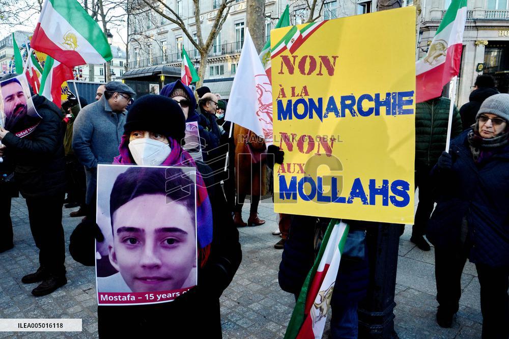 Demo to support Resistance Fighters of Iran in Paris
