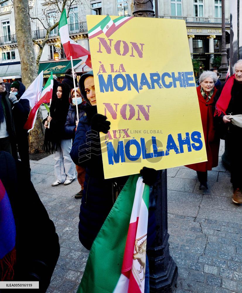 Demo to support Resistance Fighters of Iran in Paris