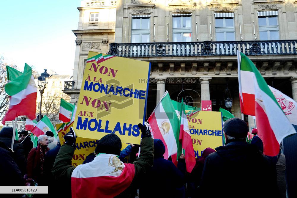 Demo to support Resistance Fighters of Iran in Paris
