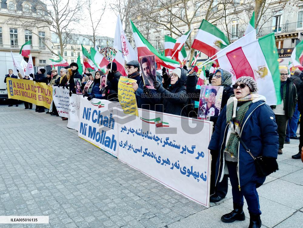 Demo to support Resistance Fighters of Iran in Paris