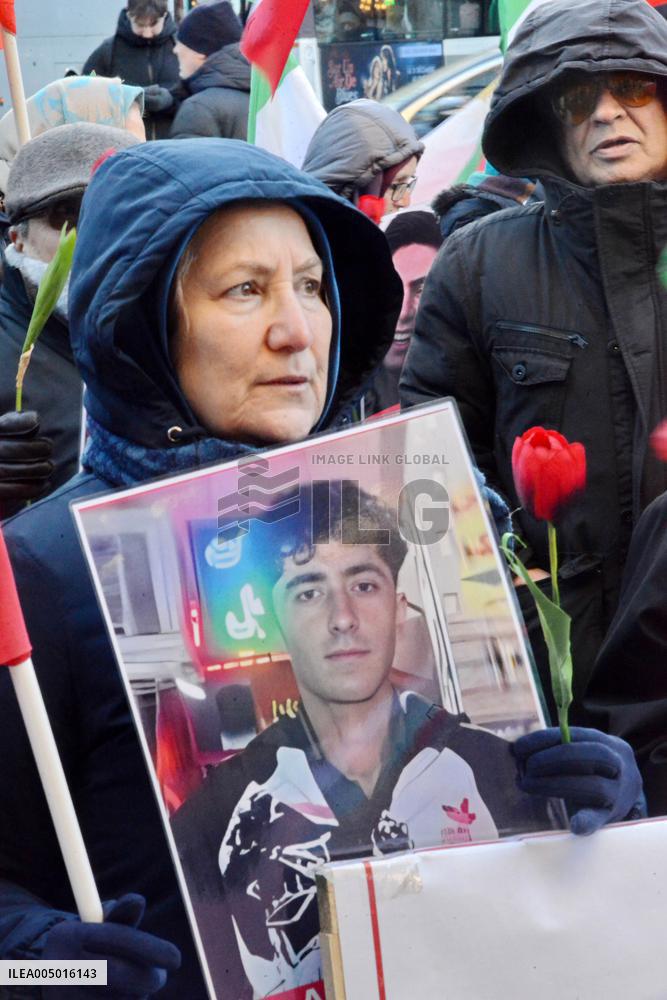 Demo to support Resistance Fighters of Iran in Paris