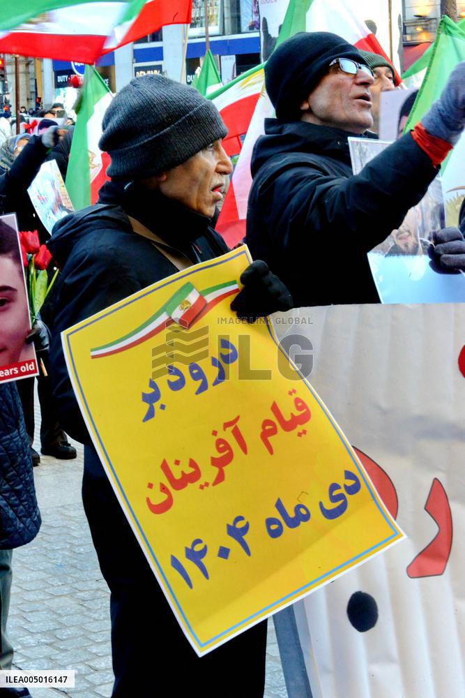 Demo to support Resistance Fighters of Iran in Paris
