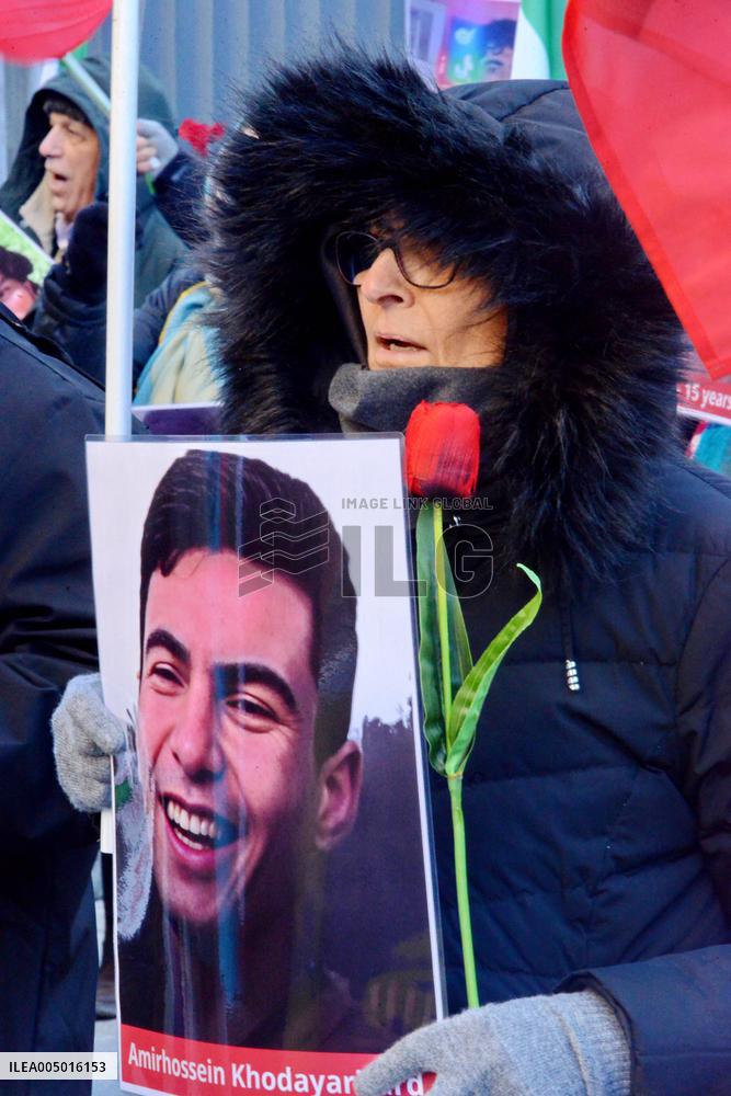 Demo to support Resistance Fighters of Iran in Paris