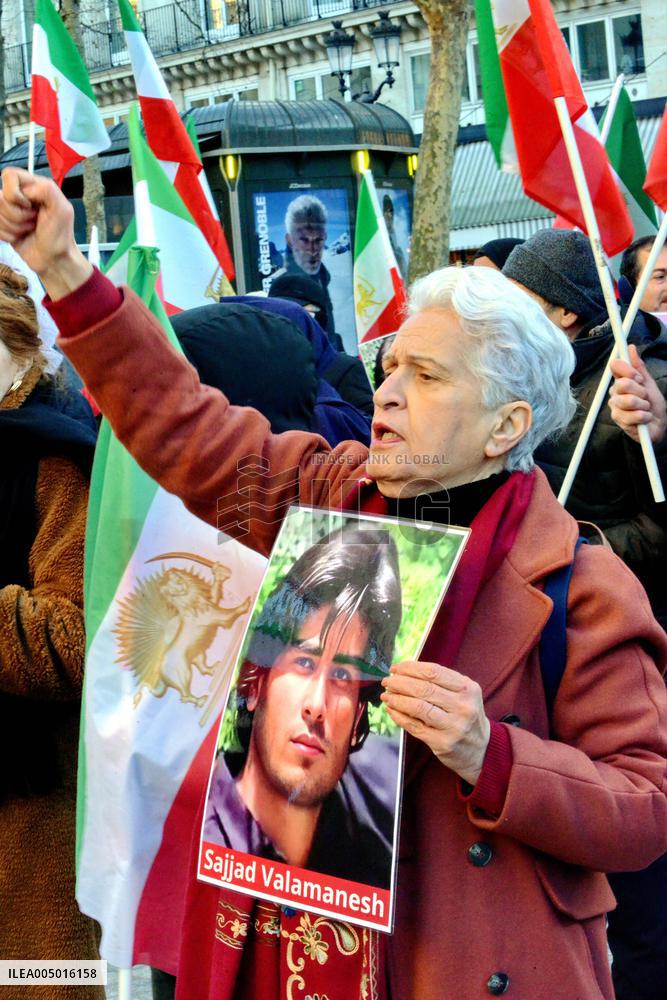 Demo to support Resistance Fighters of Iran in Paris