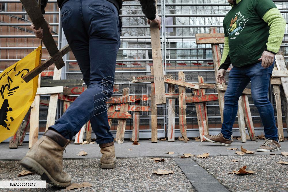 Farmers procession through the streets of Toulouse