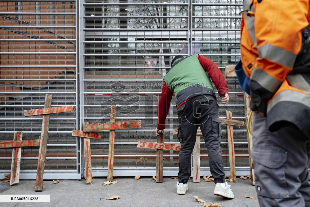 Farmers procession through the streets of Toulouse