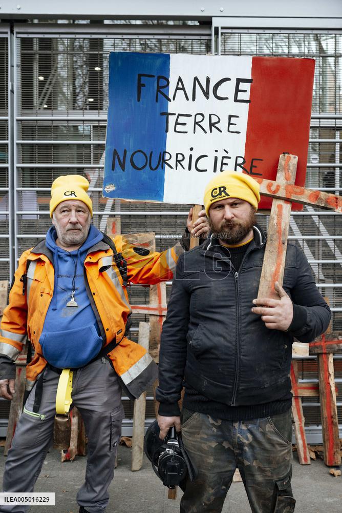 Farmers procession through the streets of Toulouse