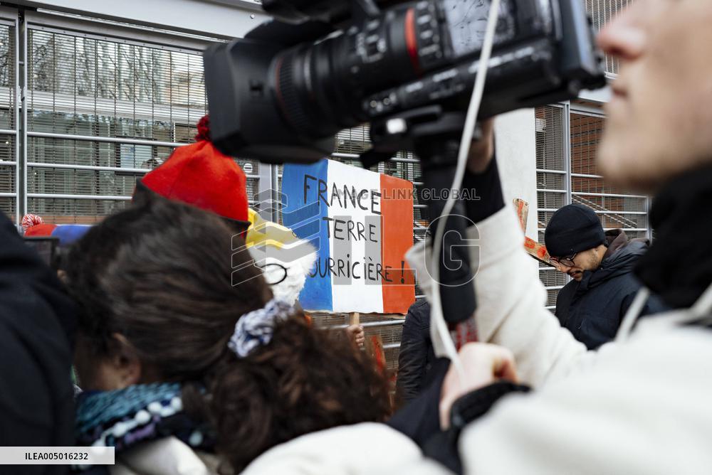 Farmers procession through the streets of Toulouse