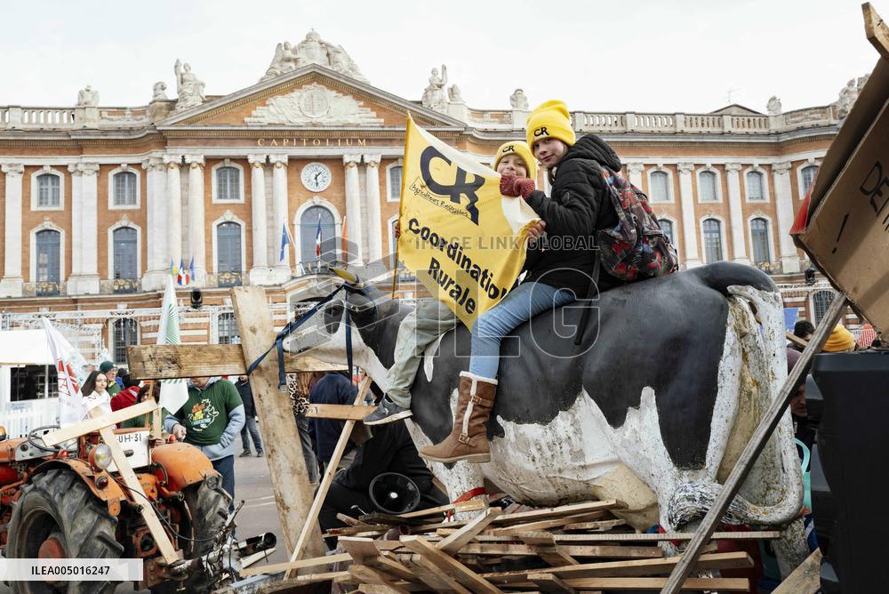 Action By The Inter-Union Group Of Farmers In Toulouse
