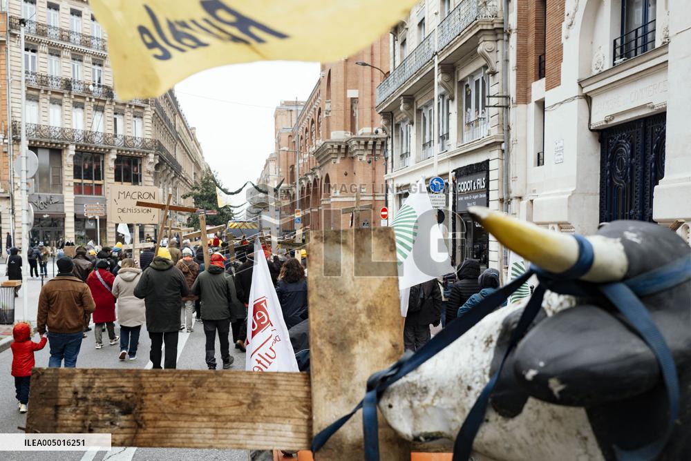 Farmers procession through the streets of Toulouse