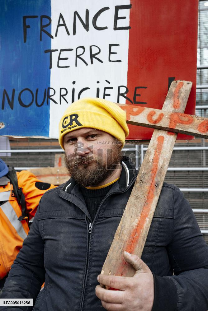 Farmers procession through the streets of Toulouse