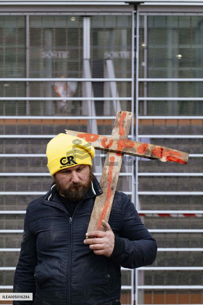 Farmers procession through the streets of Toulouse