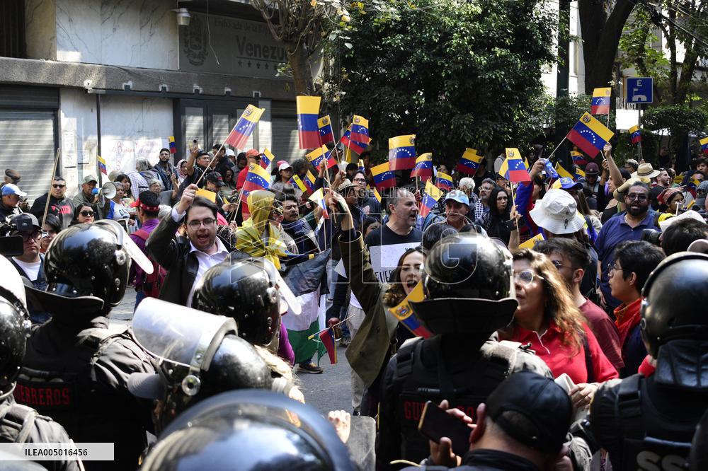 Protests Against US Capture Of Maduro - Mexico
