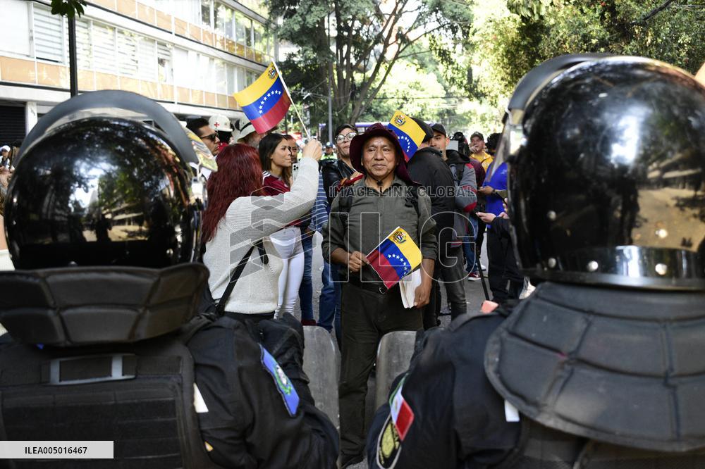 Protests Against US Capture Of Maduro - Mexico