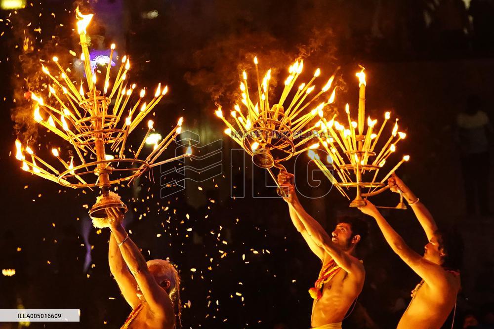 Maha Aarti Prayer On Paush Purnima - India