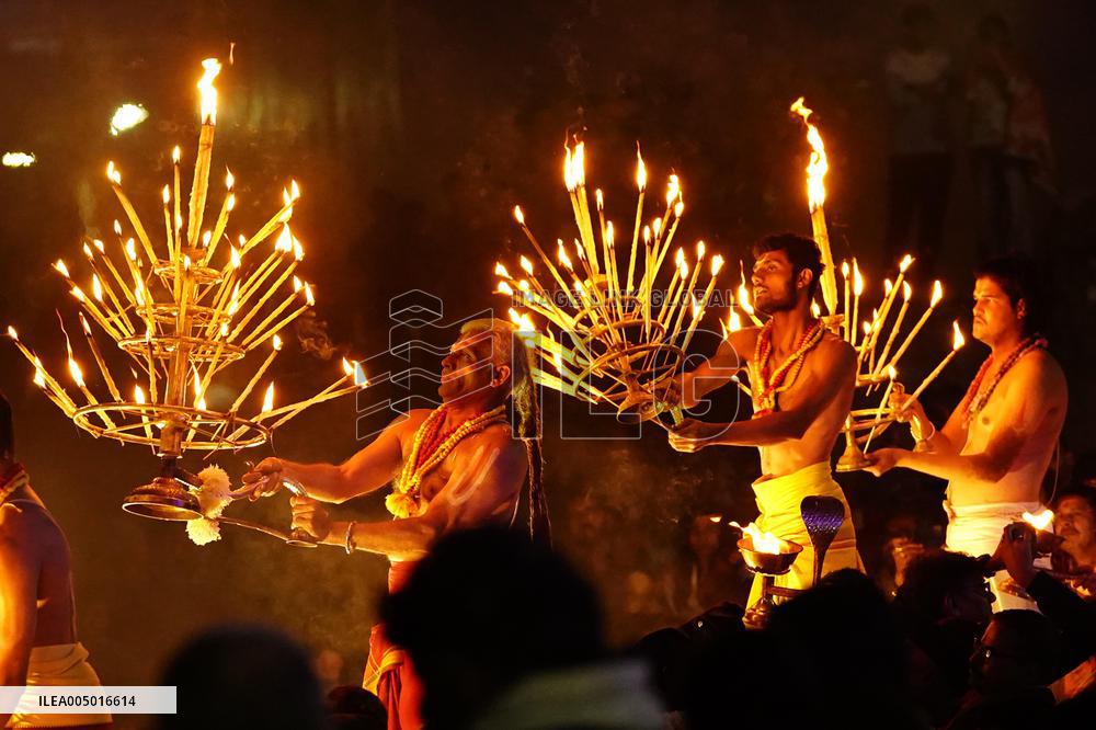 Maha Aarti Prayer On Paush Purnima - India