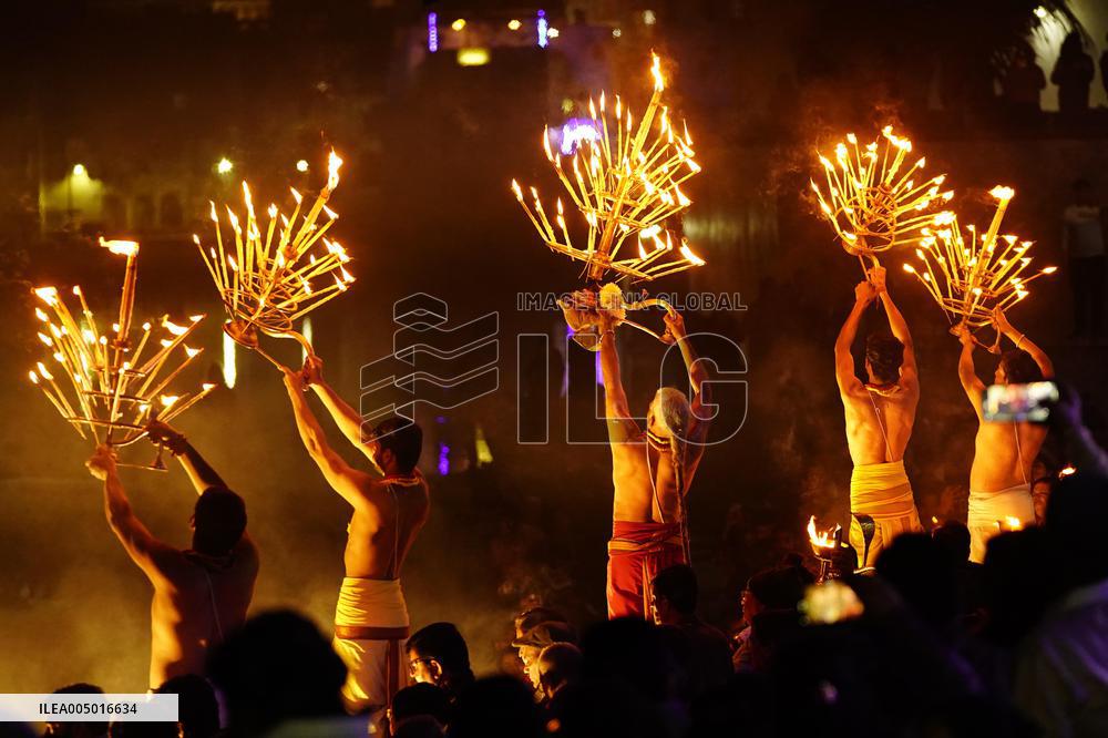 Maha Aarti Prayer On Paush Purnima - India