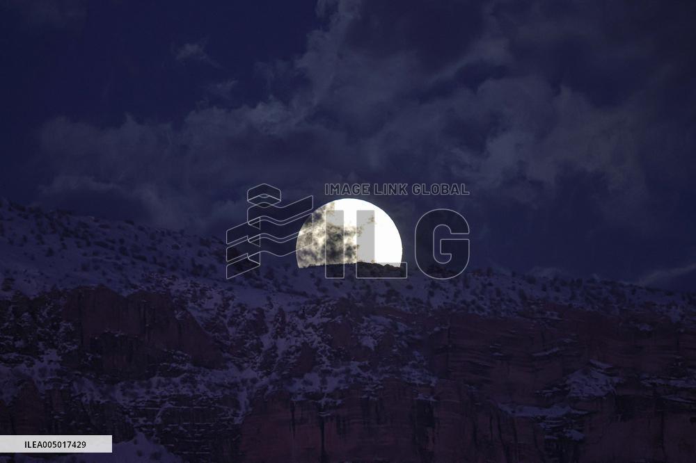 Wolf Moon Supermoon - Iraq