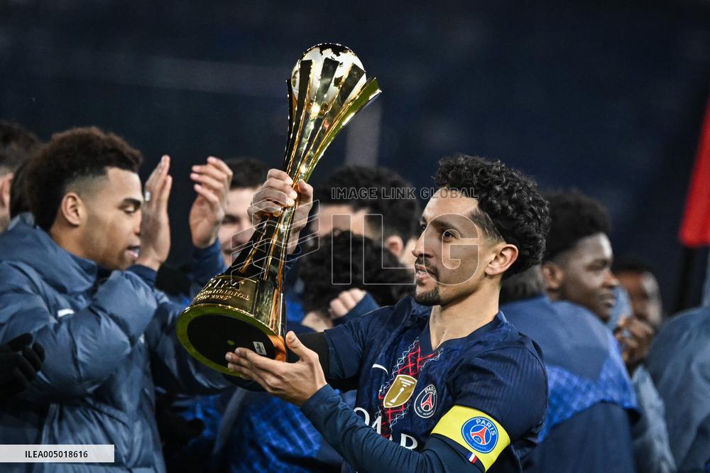 PSG celebrates the Intercontinental Cup at Parc des Princes - FA