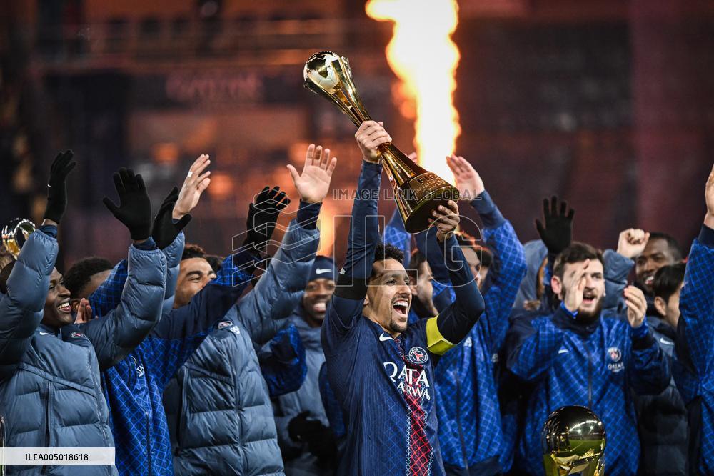 PSG celebrates the Intercontinental Cup at Parc des Princes - FA