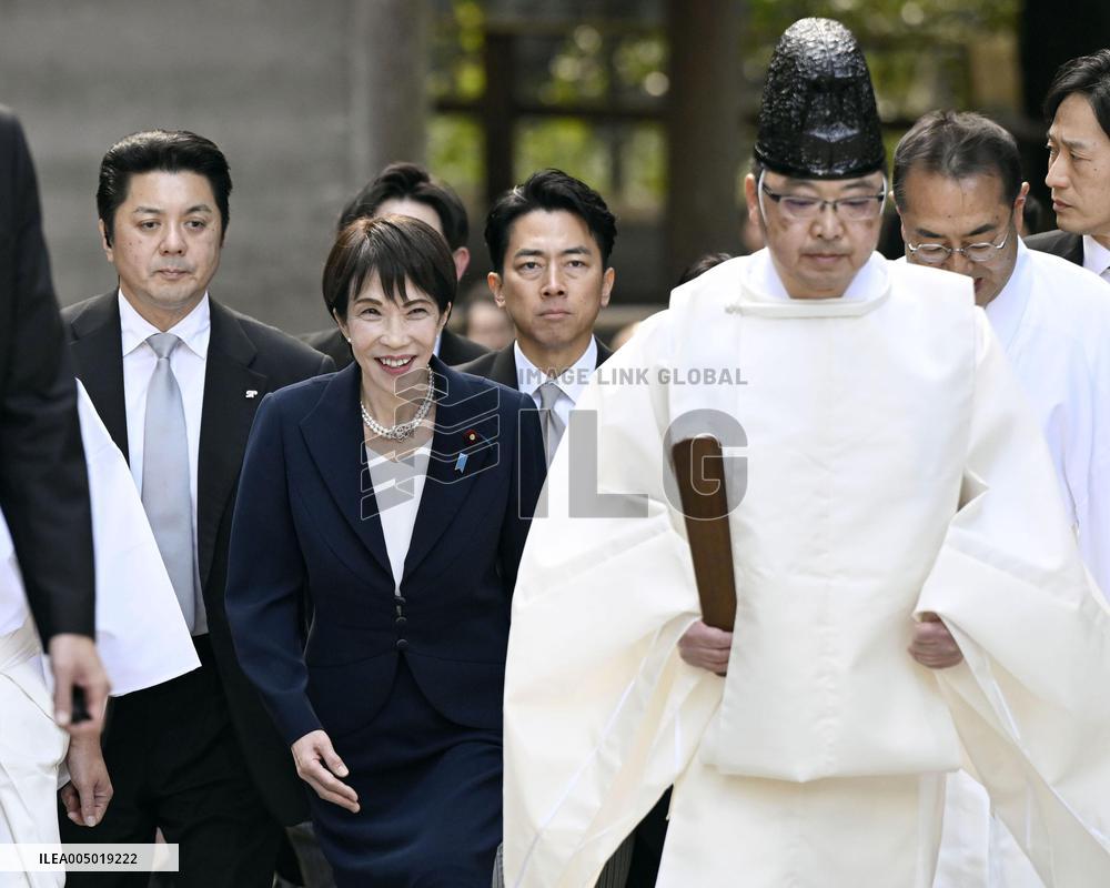 Japan PM Takaichi visits Ise Jingu shrine