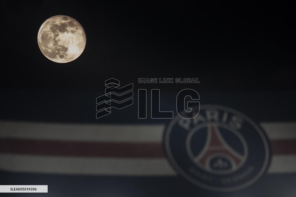 Illustration At PSG v PFC