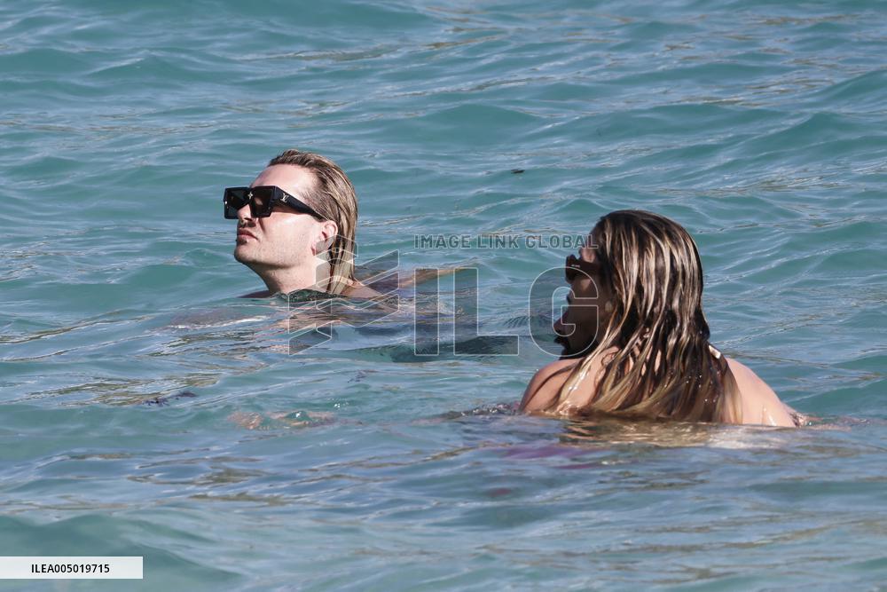 Heidi Klum And Tom Kaulitz Beachside - St Barths