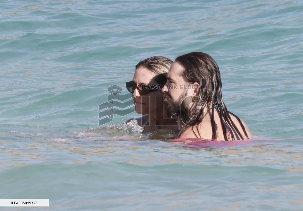 Heidi Klum And Tom Kaulitz Beachside - St Barths