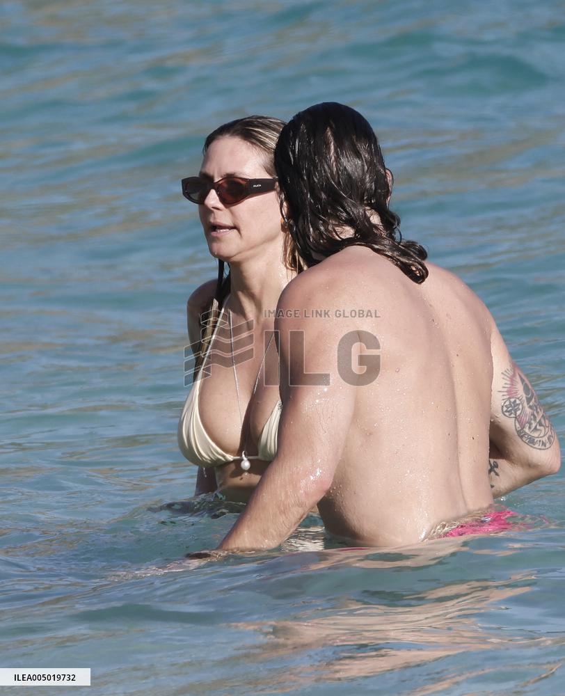 Heidi Klum And Tom Kaulitz Beachside - St Barths