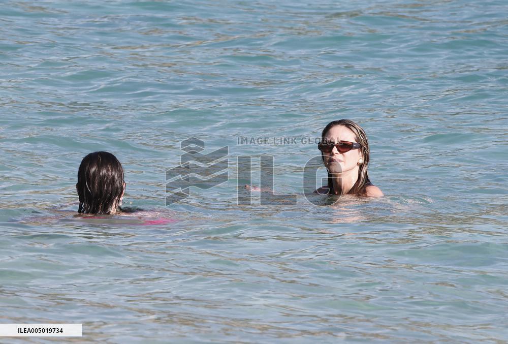 Heidi Klum And Tom Kaulitz Beachside - St Barths