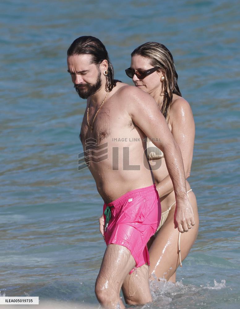 Heidi Klum And Tom Kaulitz Beachside - St Barths