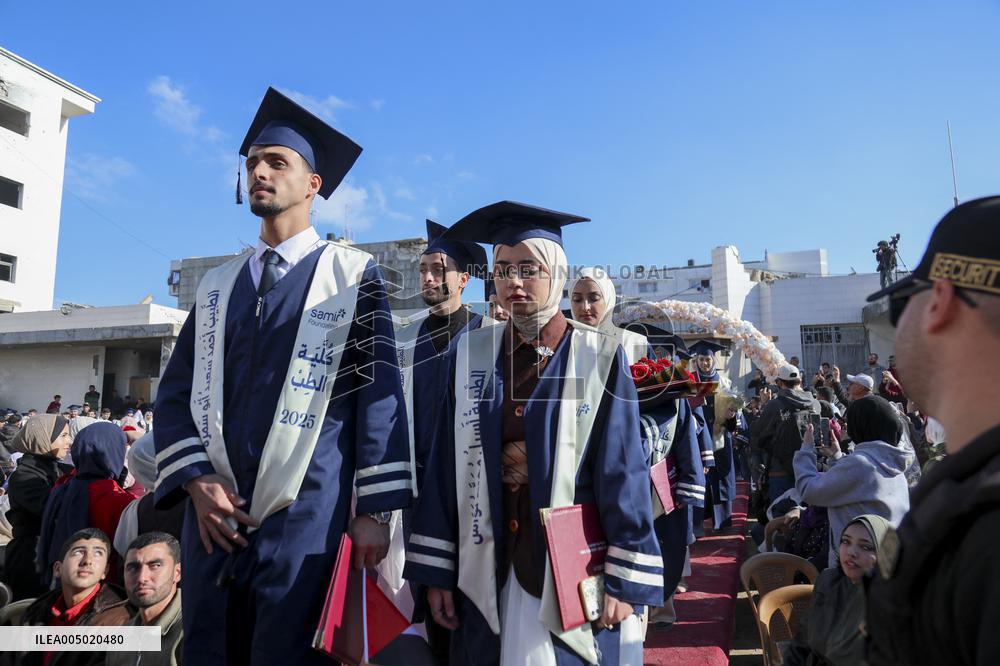Gazas New Doctors Graduate