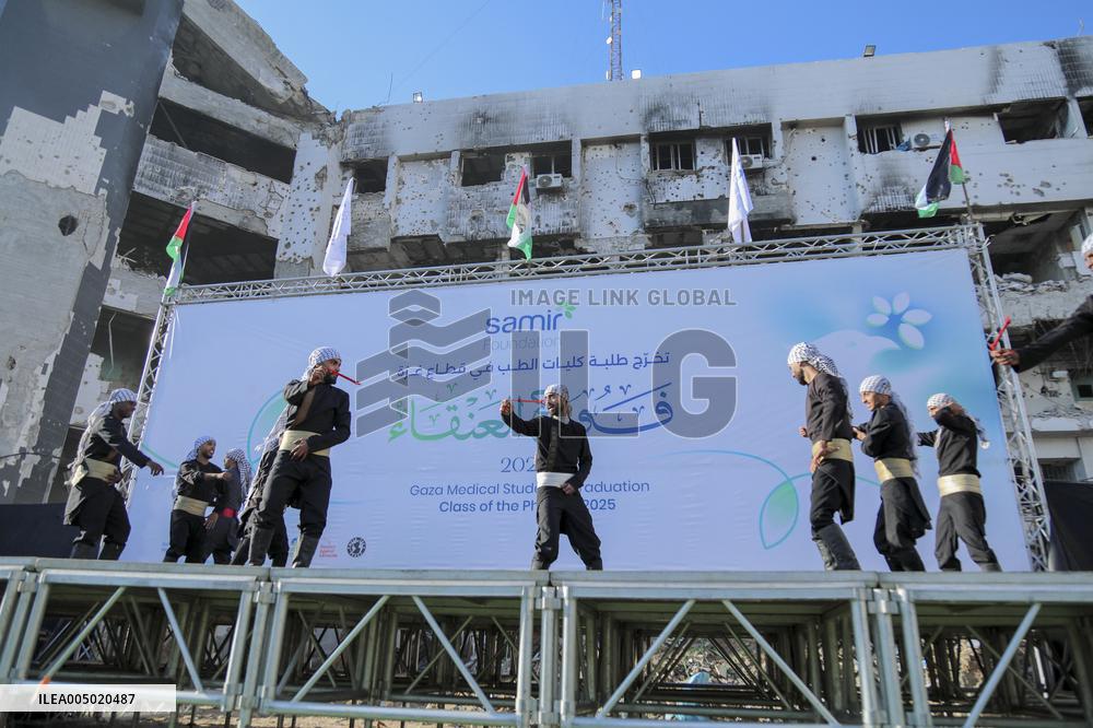 Gazas New Doctors Graduate