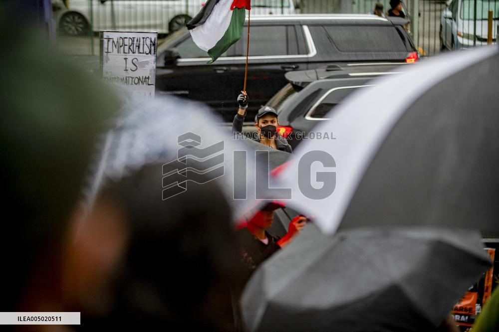 Los Angeles Rally Backs Venezuela - USA