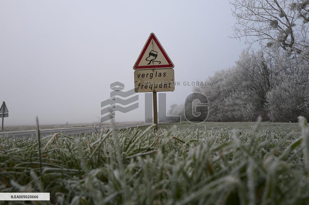 Illustration - Orange Alert Issued for Snow and Ice - France