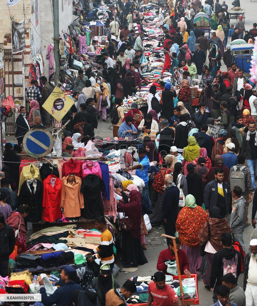 Winter Shopping During Cold Weather - Dhaka
