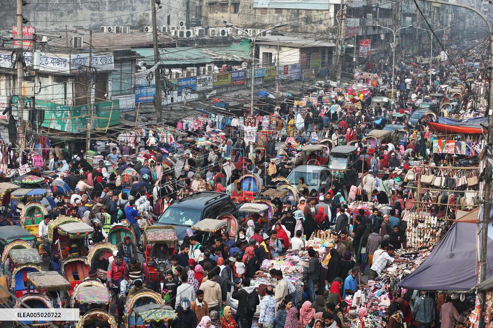 Winter Shopping During Cold Weather - Dhaka