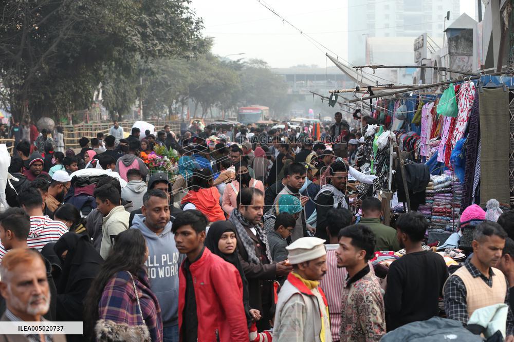Winter Shopping During Cold Weather - Dhaka